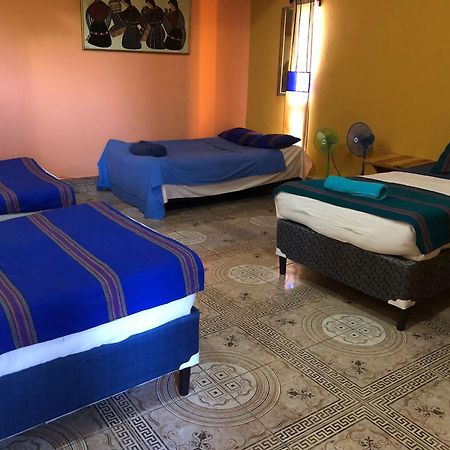 La Casa Colorada Hostel San Benito ภายนอก รูปภาพ