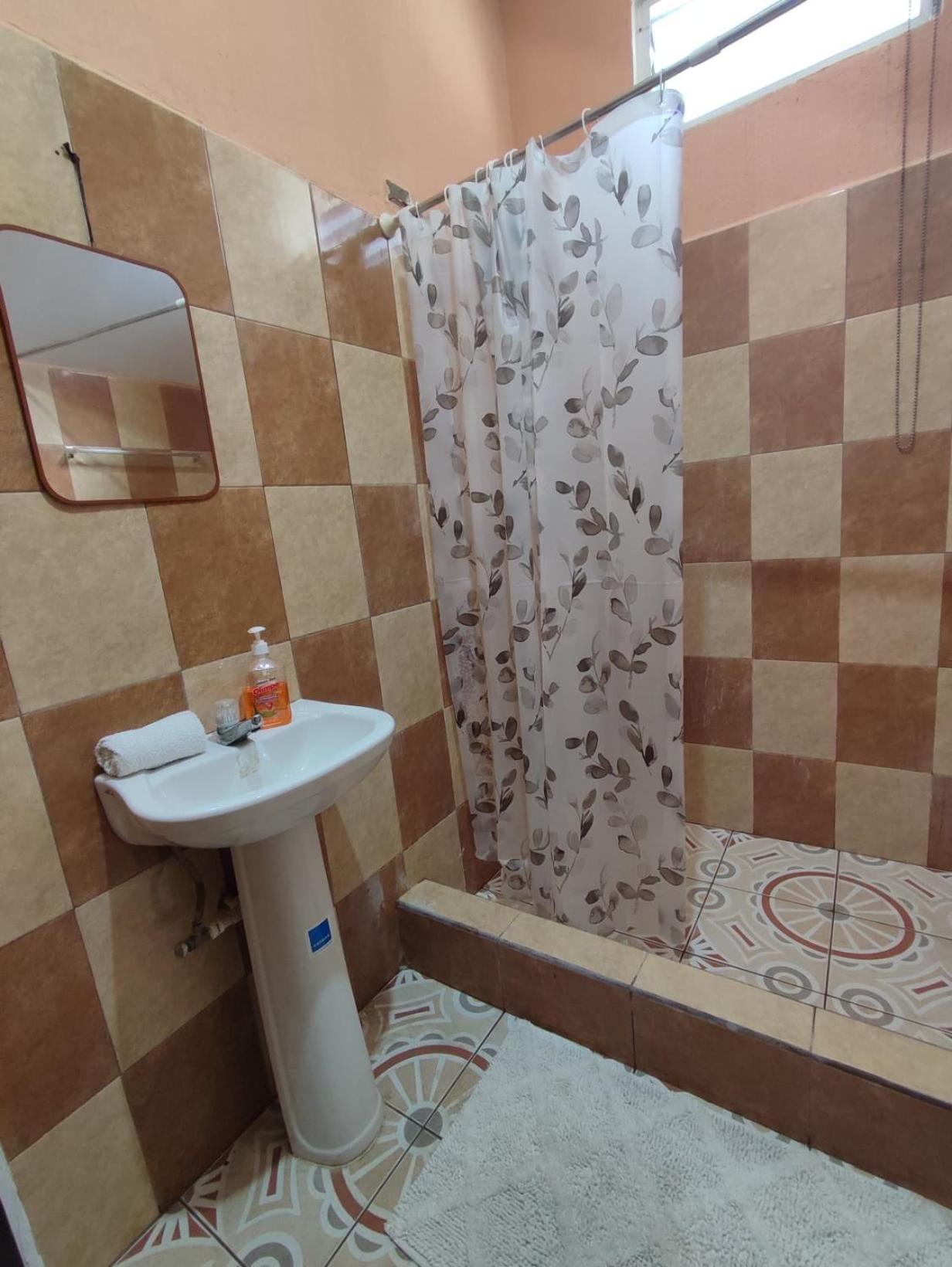 La Casa Colorada Hostel San Benito ภายนอก รูปภาพ