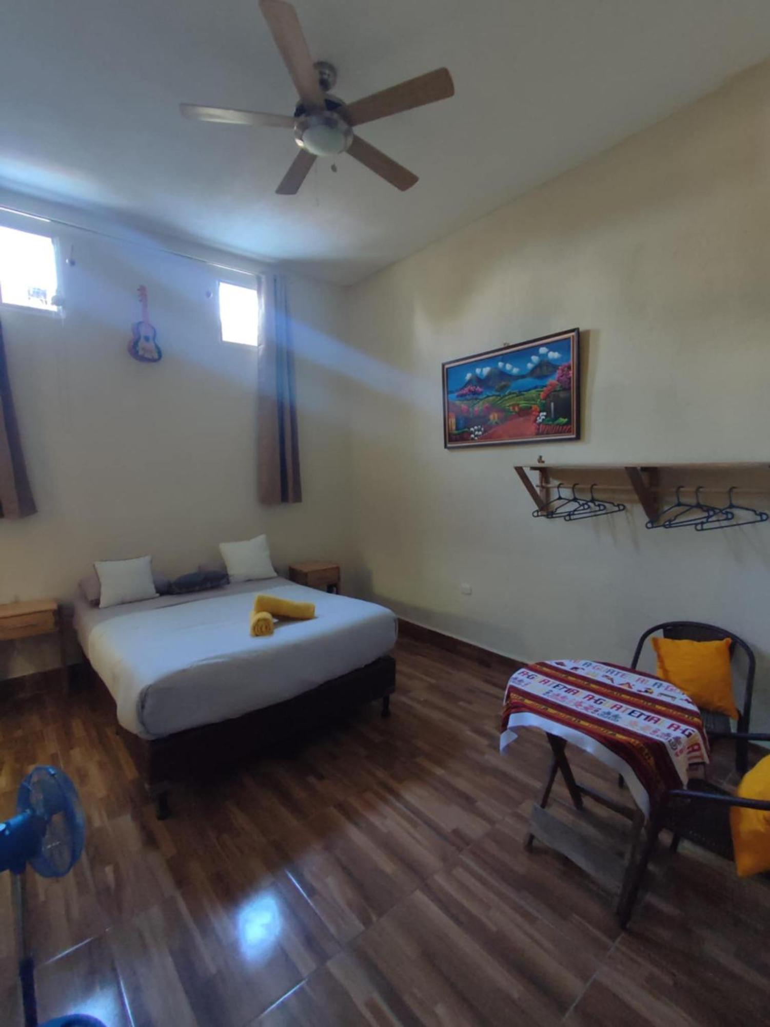 La Casa Colorada Hostel San Benito ภายนอก รูปภาพ